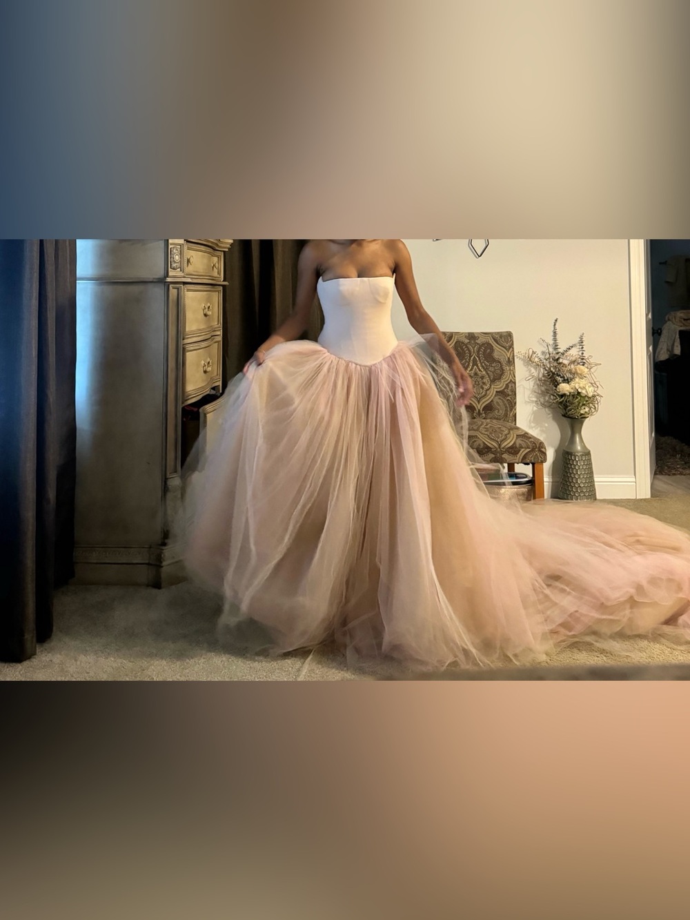 Pink Vera Wang wedding dress - Picture 2 of 8